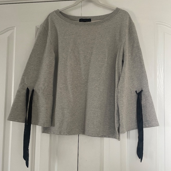 Sanctuary Anthropologie Women's Bow Tie Light Gray Sweatshirt, Size Small - Picture 10 of 11